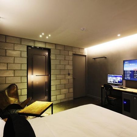 Mari Hotel Cshongdzsu Kültér fotó