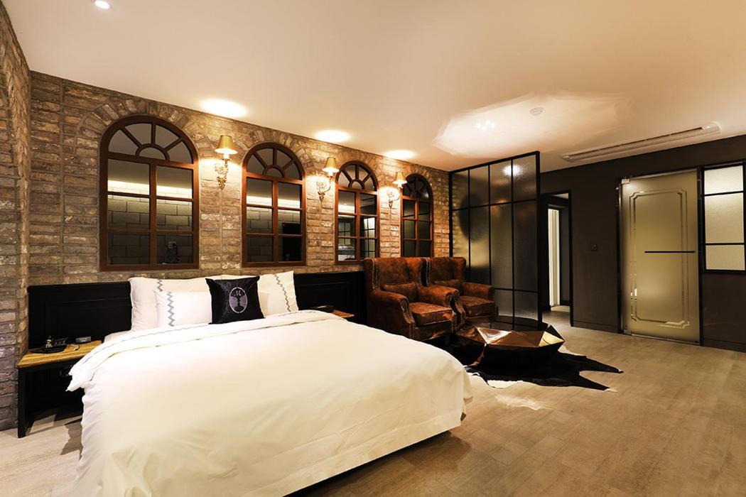 Mari Hotel Cshongdzsu Kültér fotó