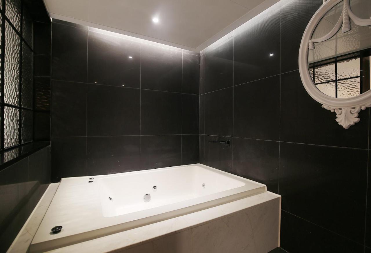 Mari Hotel Cshongdzsu Kültér fotó