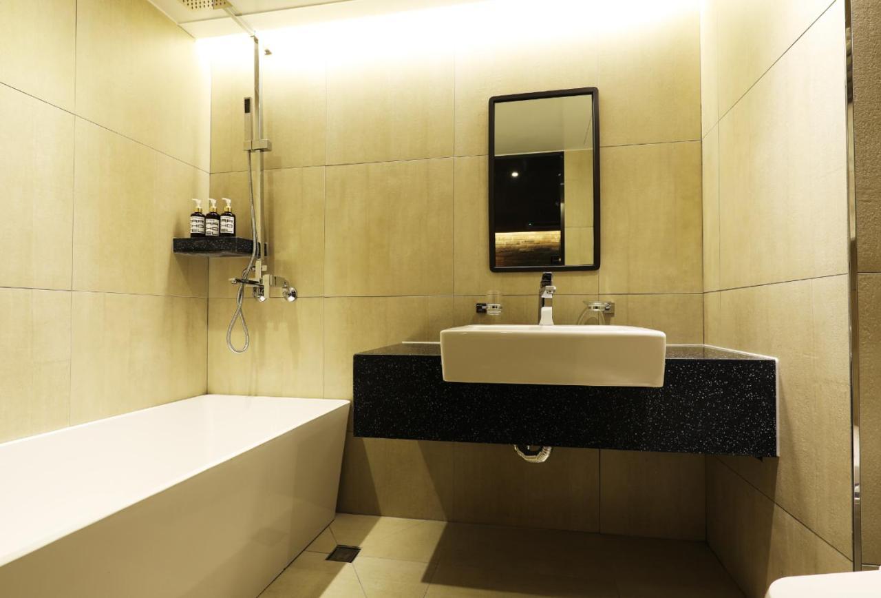 Mari Hotel Cshongdzsu Kültér fotó